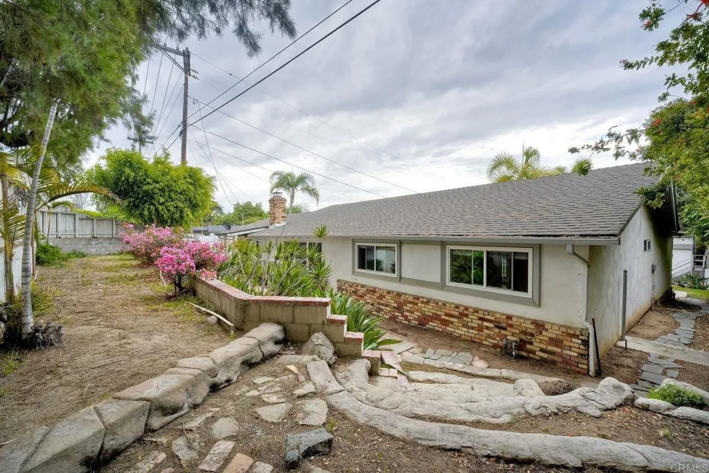 https://cdn.realtyfeed.com/cdn/127/306662575/646506e7822afa7b640cc125c59e6c02.webp