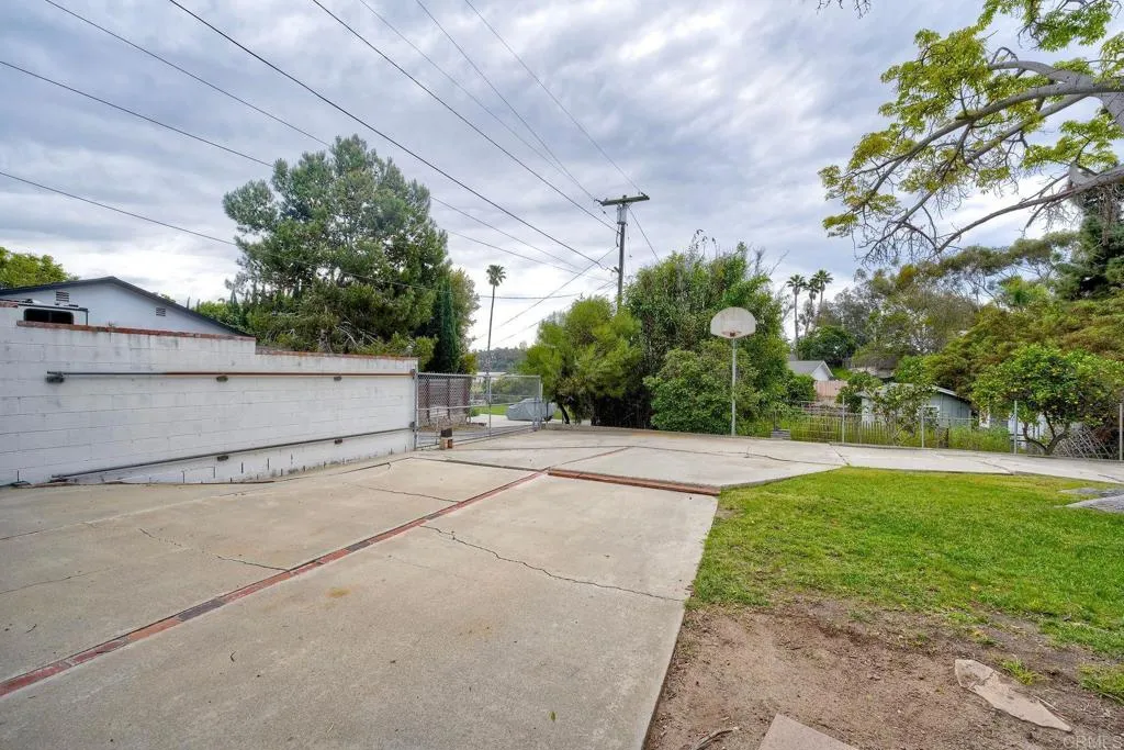 https://cdn.realtyfeed.com/cdn/127/306662575/749c5a9442abcaaf91846adecdbc2c18.webp