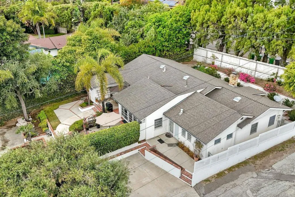 https://cdn.realtyfeed.com/cdn/127/306662575/7a44b4e17925b6457b2d4bff2935a009.webp