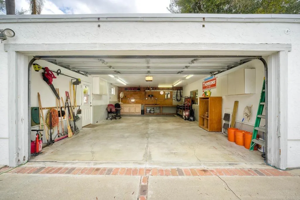 https://cdn.realtyfeed.com/cdn/127/306662575/7c960a68a10a4cf1d743d1e5a1dedc98.webp