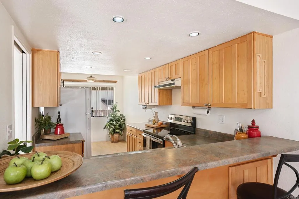 https://cdn.realtyfeed.com/cdn/127/306662678/93c156d7994c41a054406b8d396193ef.webp