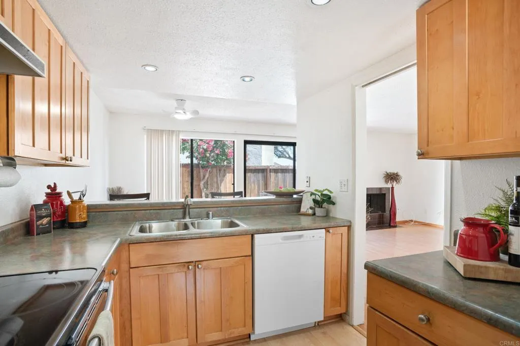 https://cdn.realtyfeed.com/cdn/127/306662678/ec96eeb3e3edb37a7689c9a550ea91b7.webp