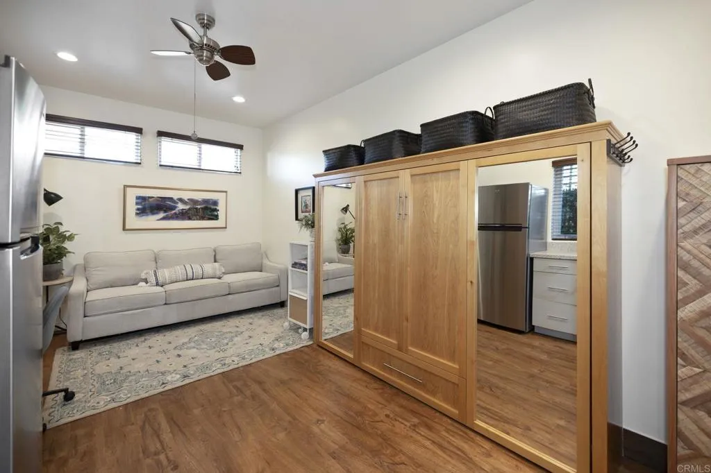 https://cdn.realtyfeed.com/cdn/127/306662717/24a3e117b695bbb697f36a017f269a07.webp