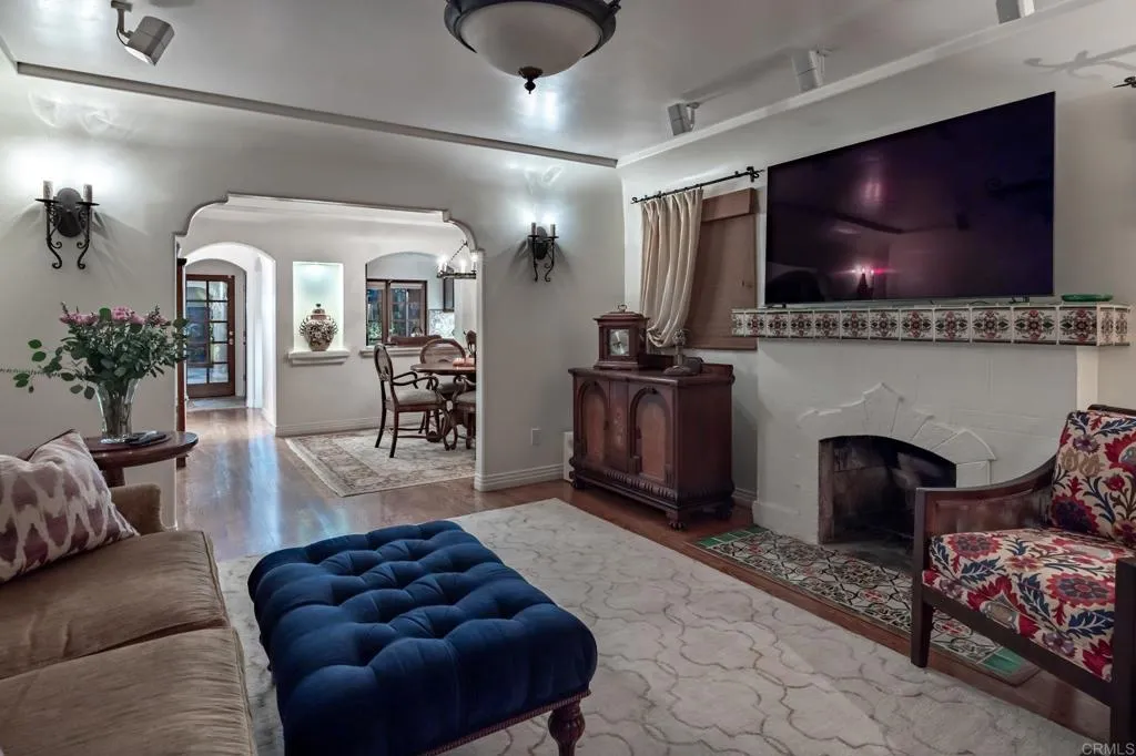 https://cdn.realtyfeed.com/cdn/127/306662717/558e0ed052cf84f9627211313d41a890.webp