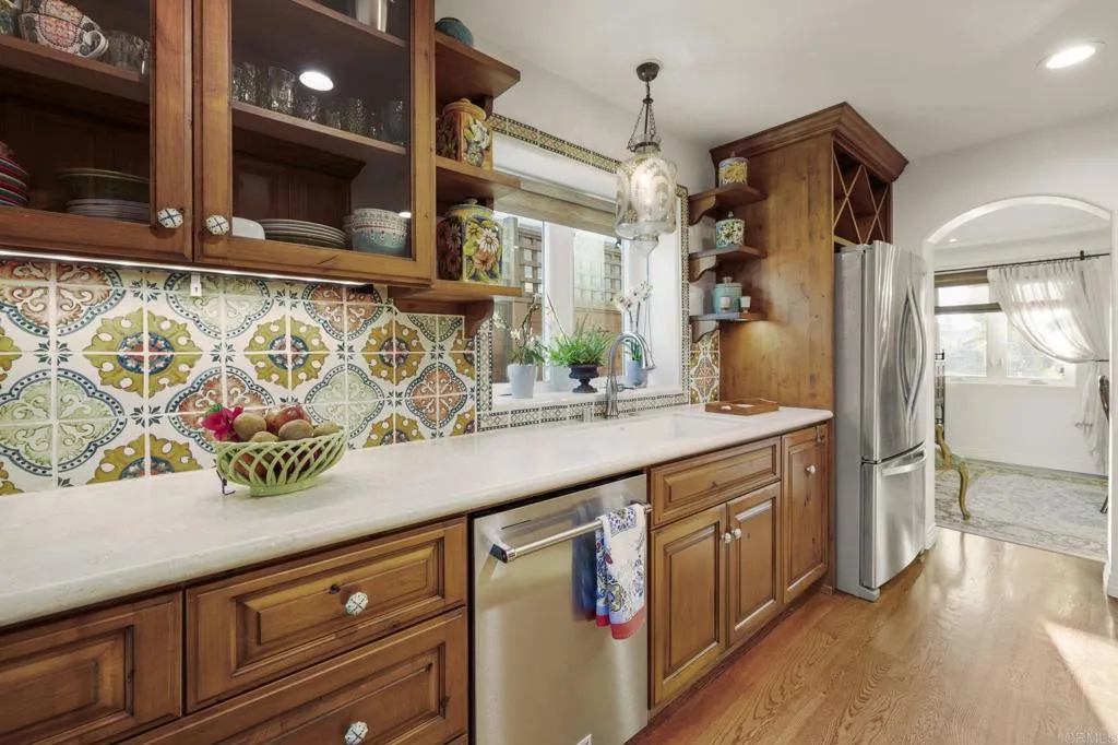 https://cdn.realtyfeed.com/cdn/127/306662717/571acbe88bc8aa00baf67b75adb46b4b.webp