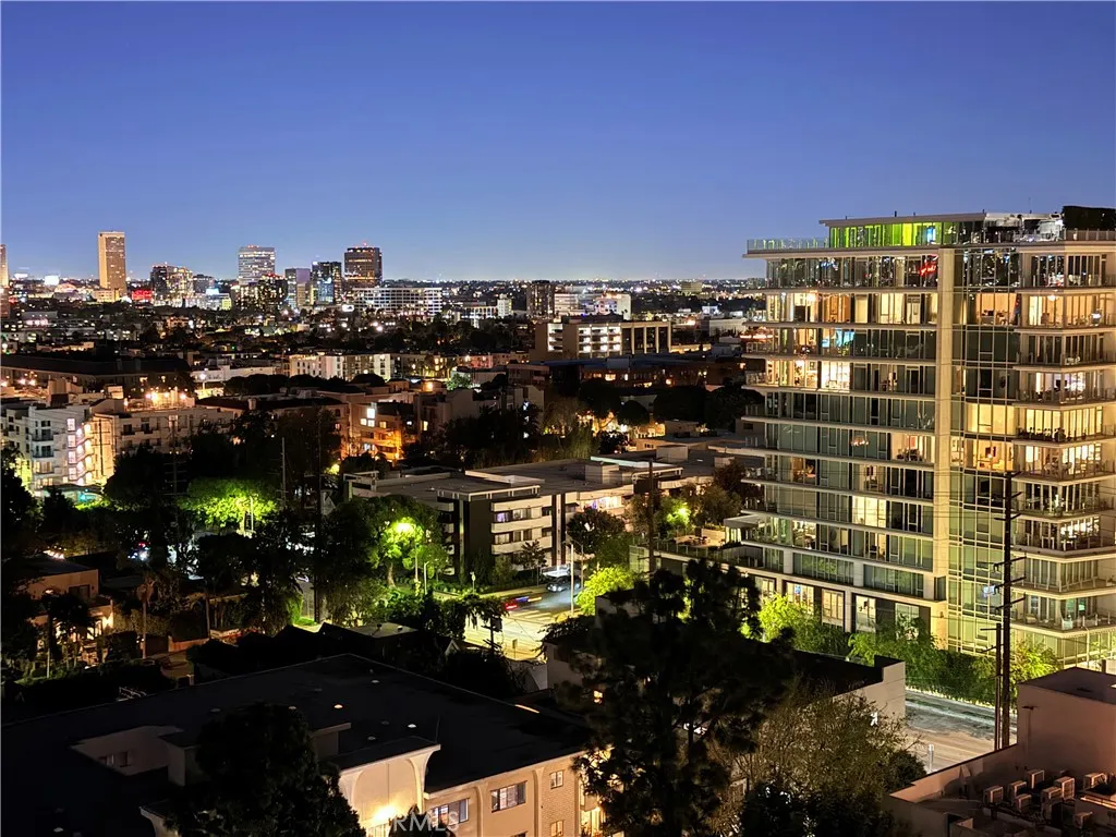 Los Angeles, CA 90048