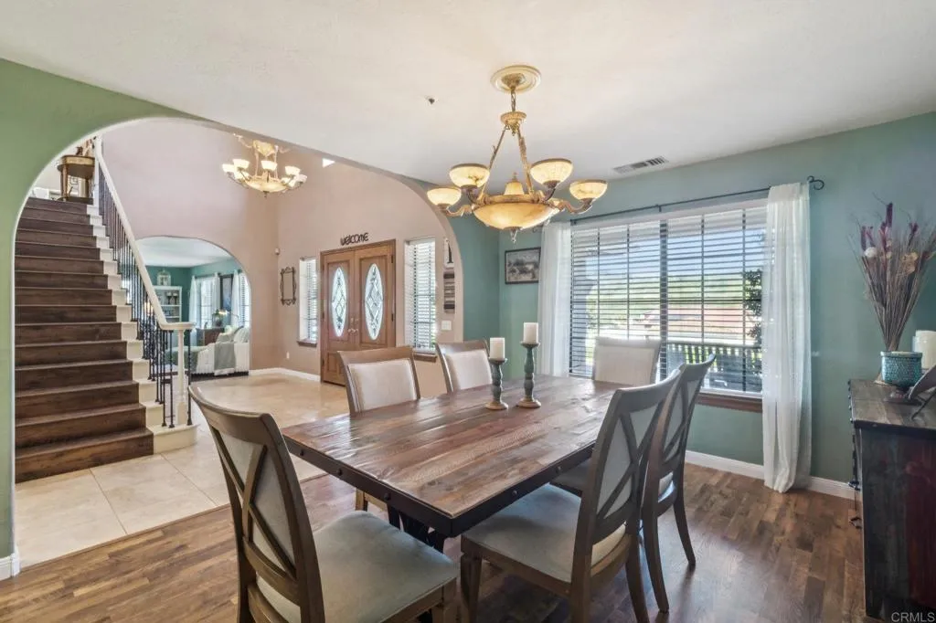 https://cdn.realtyfeed.com/cdn/127/306662788/0ddfdf3c7f97b95935ce71b3910f783c.webp