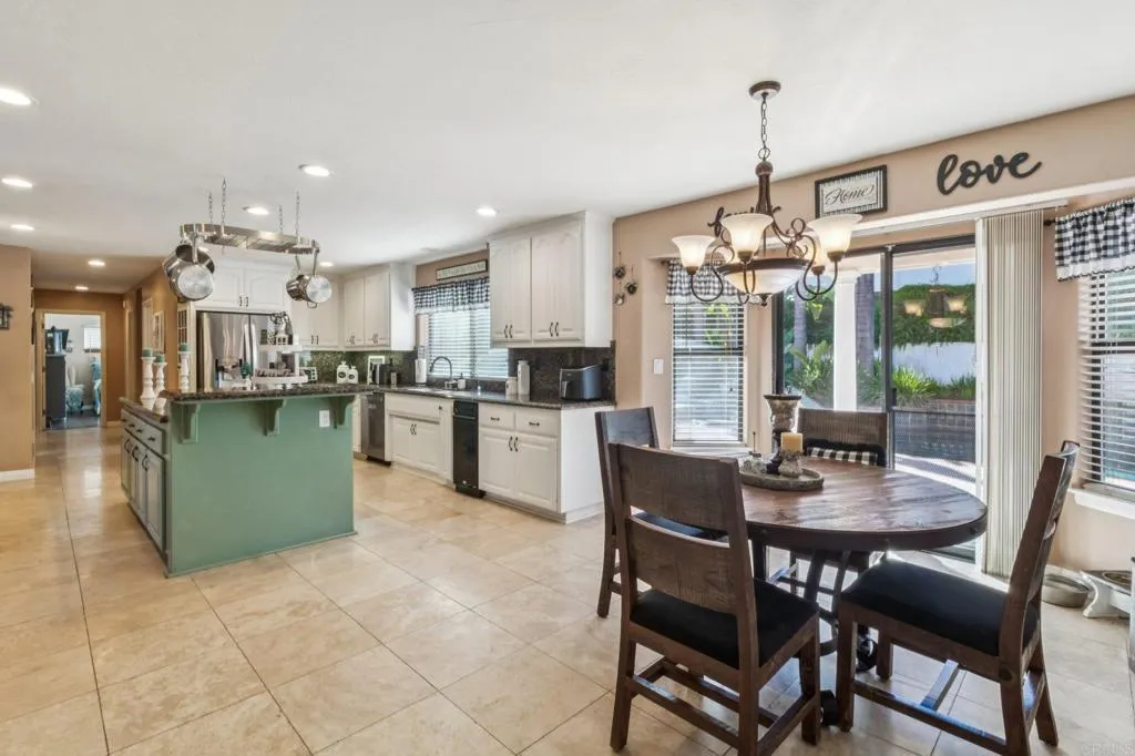 https://cdn.realtyfeed.com/cdn/127/306662788/2fead6537541aa34544bfad782cc0172.webp