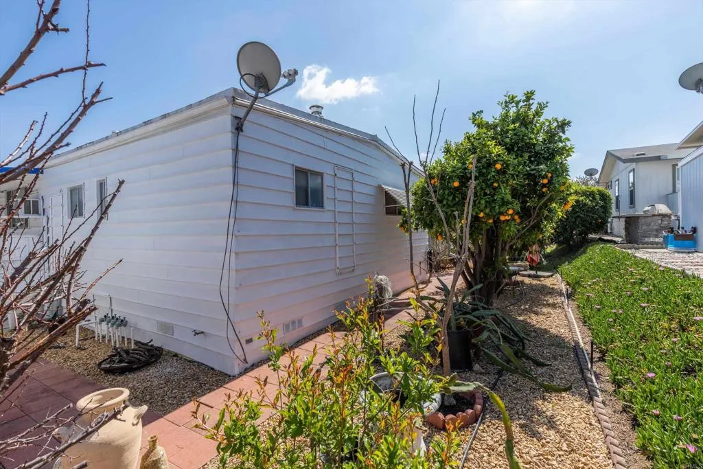 https://cdn.realtyfeed.com/cdn/127/306662820/76b35983a18cb2f5bda305a85188cc36.webp