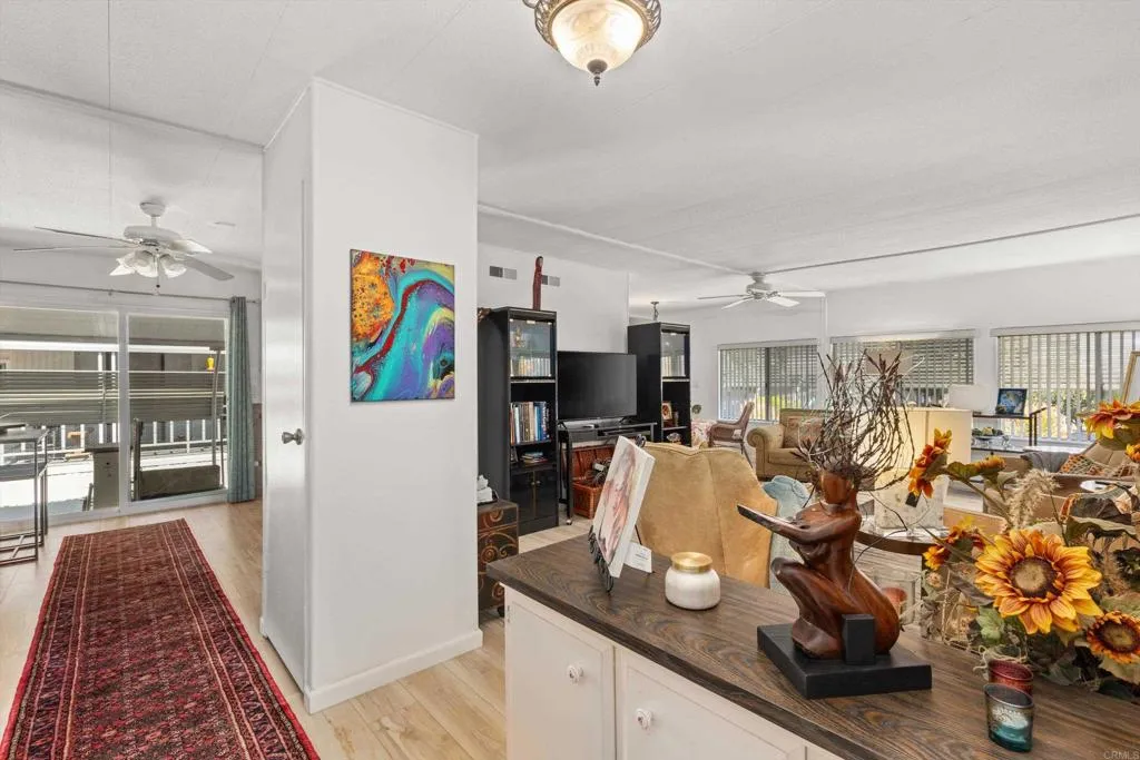 https://cdn.realtyfeed.com/cdn/127/306662820/cf895ba5a4eeacaab4c3ecf662a0604c.webp