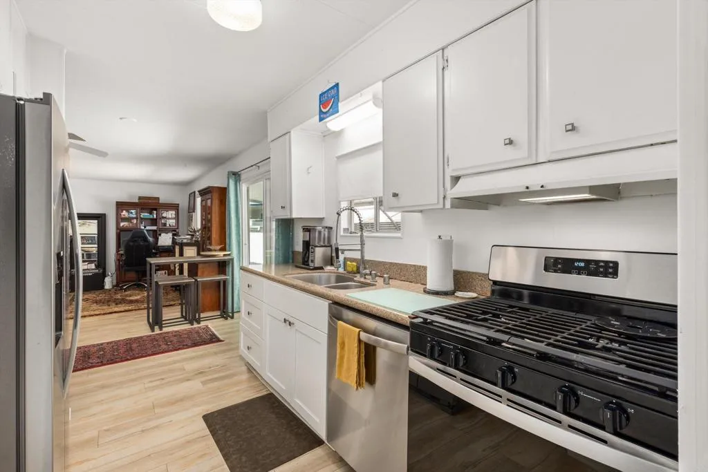 https://cdn.realtyfeed.com/cdn/127/306662820/dcb6c5b85df279163bc77243a3847a6c.webp