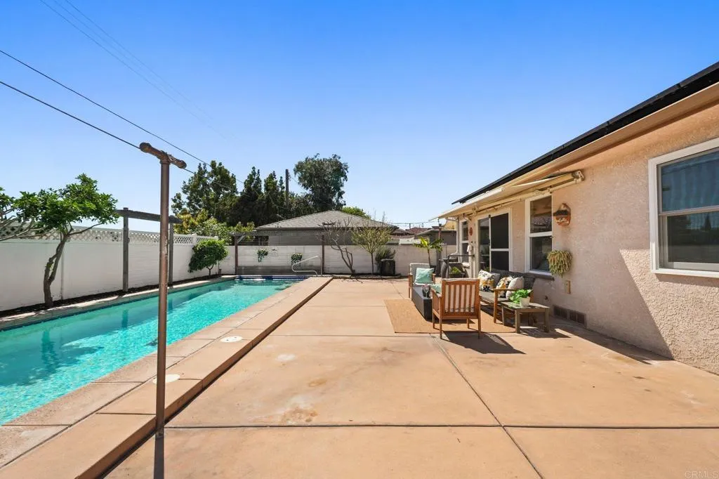 https://cdn.realtyfeed.com/cdn/127/306662871/2ef11d5857f39440619abf5806dda17c.webp