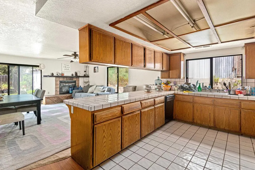 https://cdn.realtyfeed.com/cdn/127/306662883/fd50c88b0f49a2e35c73f997384a9c15.webp