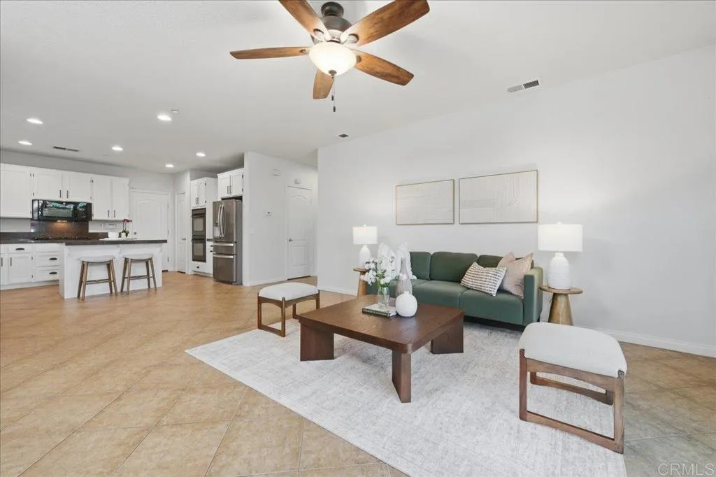 https://cdn.realtyfeed.com/cdn/127/306662946/50ab1d07c955238accc125301e9c93f7.webp