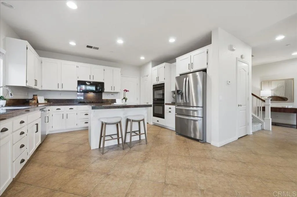 https://cdn.realtyfeed.com/cdn/127/306662946/603f49afc8ad33e74cd224da5e1d1279.webp