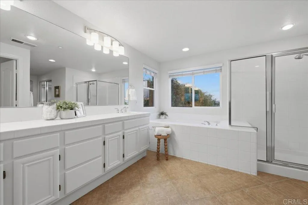 https://cdn.realtyfeed.com/cdn/127/306662946/f0abdef3f8891bf6e5a8299f12870839.webp