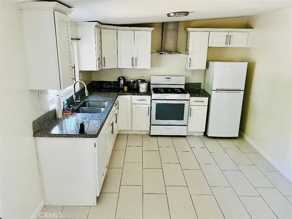 17402 Mayall, Northridge, CA, 91325