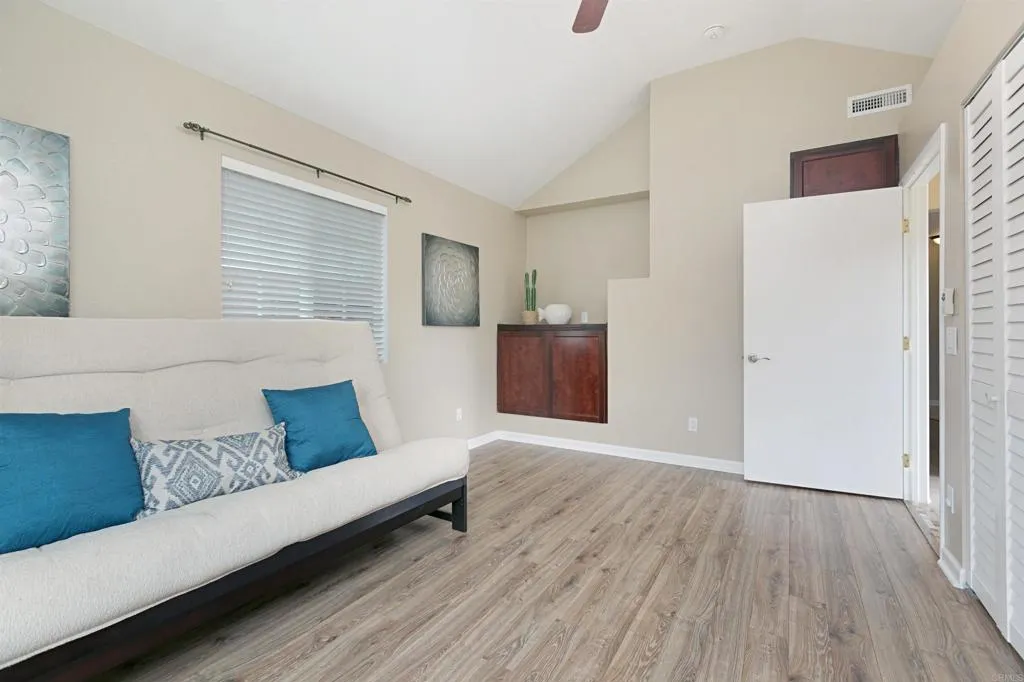 https://cdn.realtyfeed.com/cdn/127/306663072/3a404814d0353c41bd01e09fdae106cb.webp