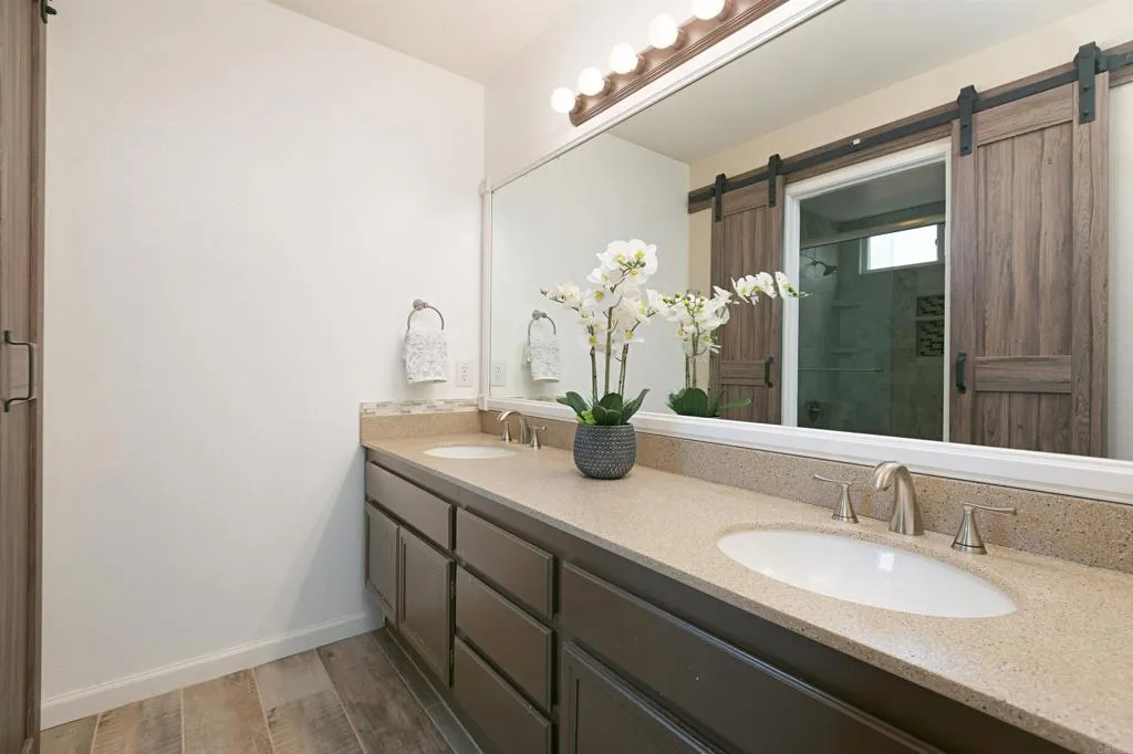 https://cdn.realtyfeed.com/cdn/127/306663072/efbcf8925c2499f036ec583146f90ab9.webp
