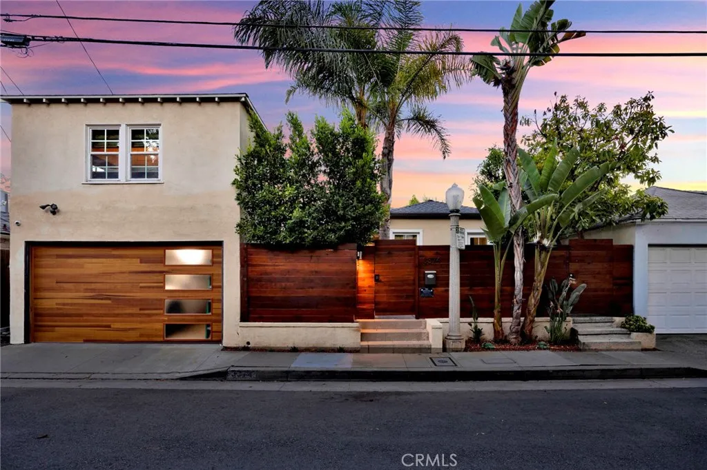Los Angeles, CA 90068