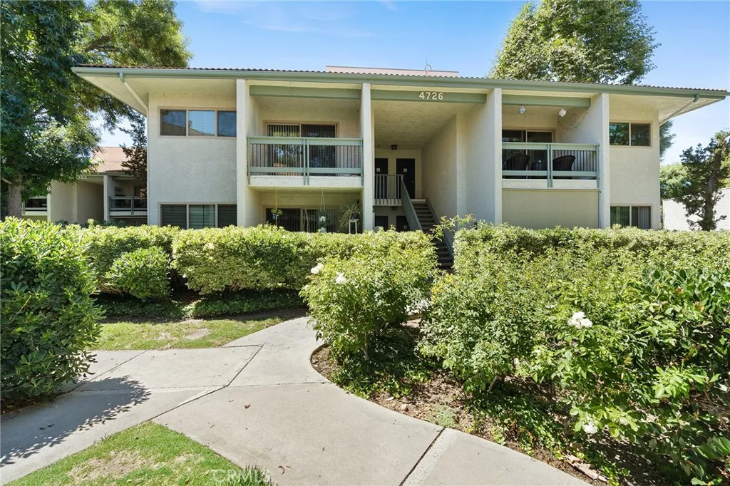 4726 Park Granada Unit 216, Calabasas, CA 91302