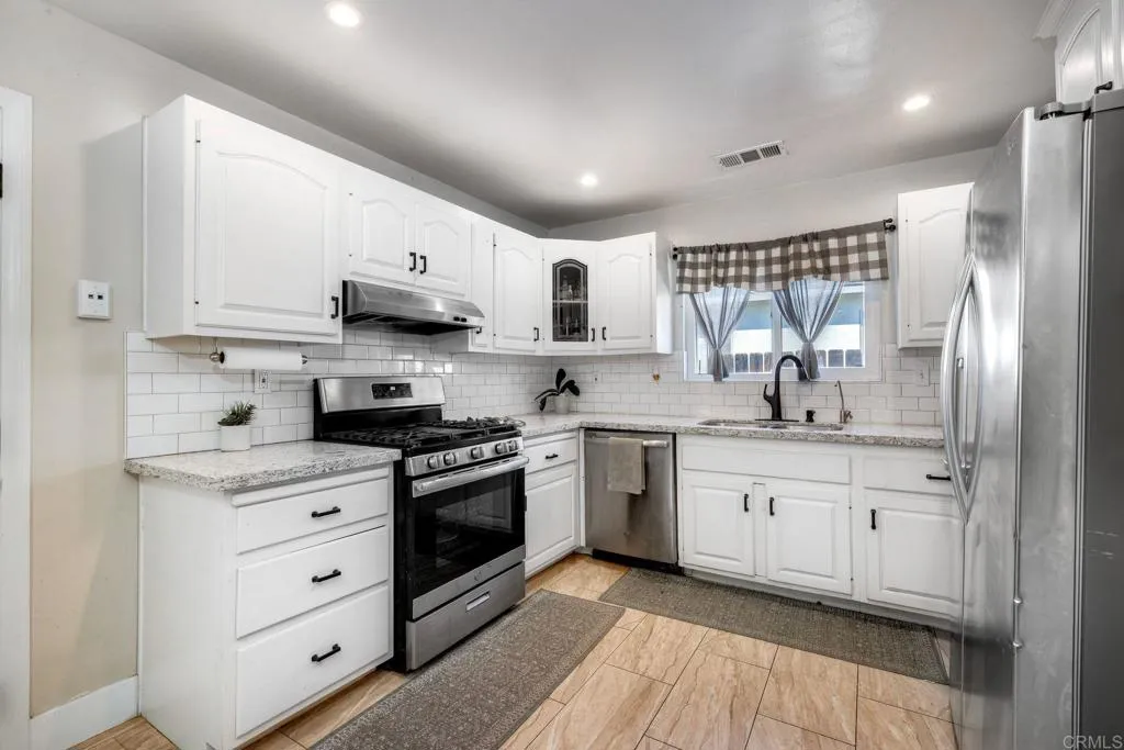 https://cdn.realtyfeed.com/cdn/127/306663256/d9d7644e7d2887d7a90fb5fa9d0879d2.webp