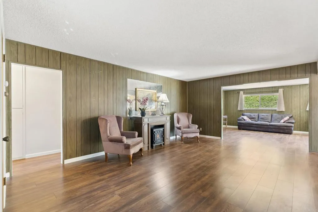 https://cdn.realtyfeed.com/cdn/127/306663403/2963eba7706cb3a75dc6cea1b4dec1e1.webp