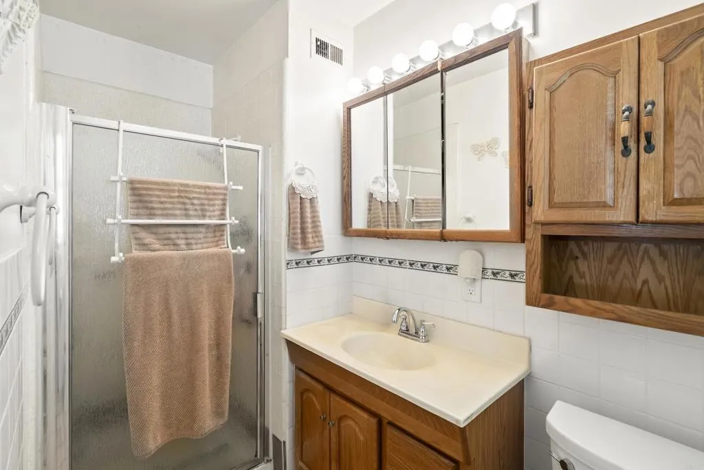 https://cdn.realtyfeed.com/cdn/127/306663403/d29b7165dd106131995fcc06e371add2.webp