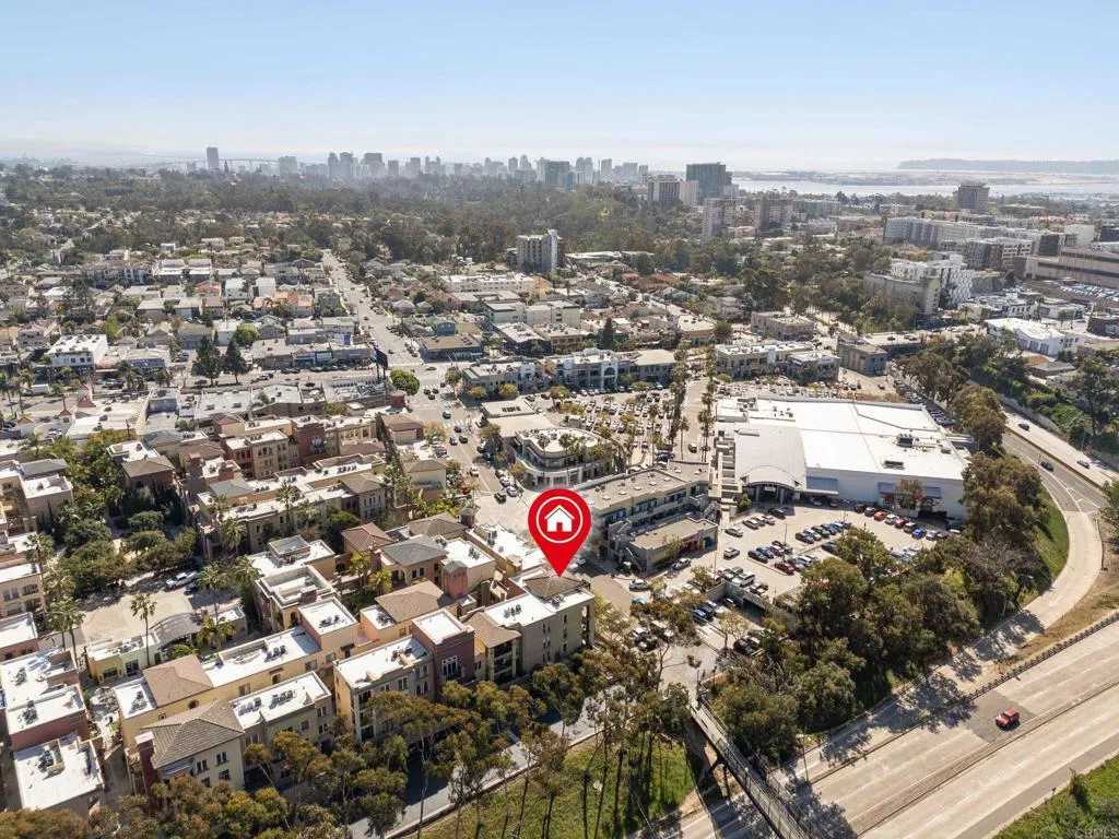 https://cdn.realtyfeed.com/cdn/127/306663410/f766465b4d86d12531bded4e7f898668.webp