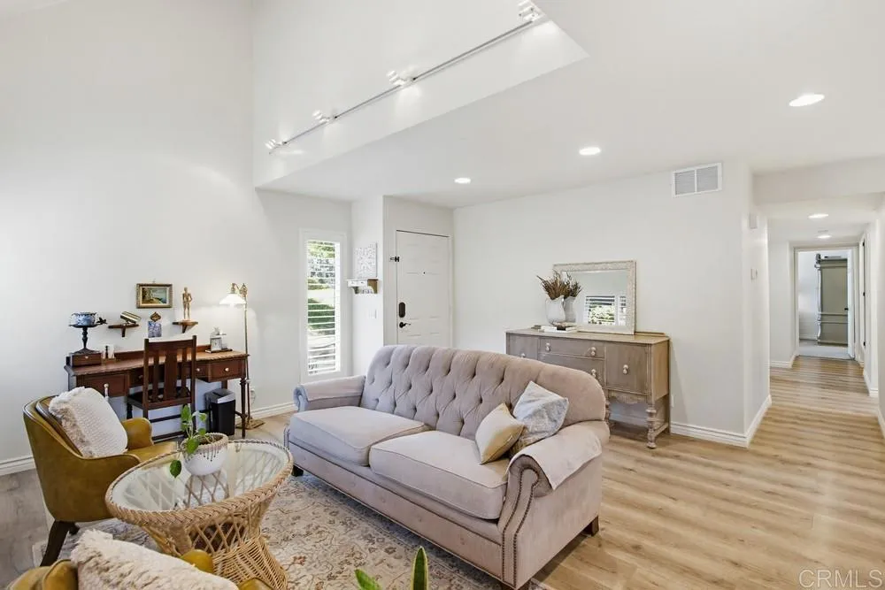 https://cdn.realtyfeed.com/cdn/127/306663438/b65d6f9cf36228fc112de39910ba3c63.webp