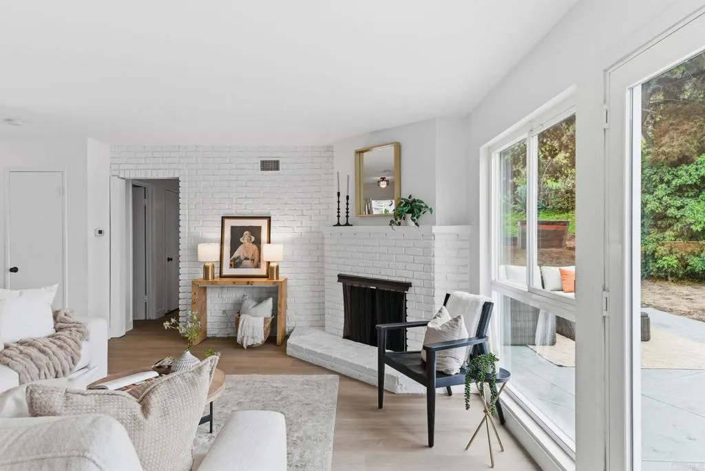 https://cdn.realtyfeed.com/cdn/127/306663446/18ad65b5031b1204b904f7c8af18c487.webp