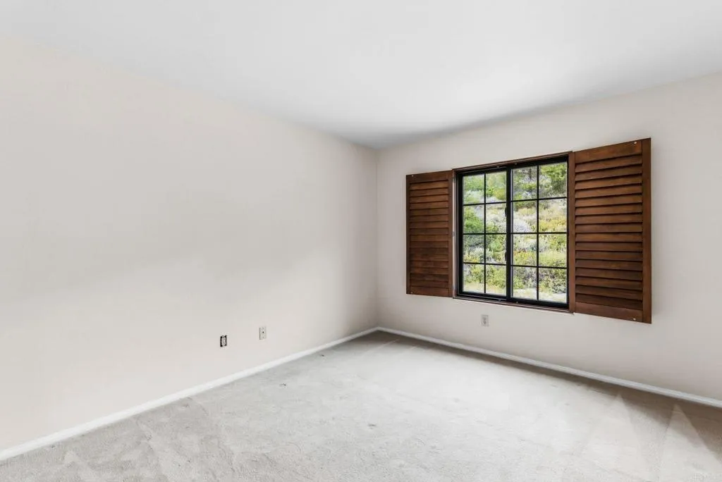 https://cdn.realtyfeed.com/cdn/127/306663505/72724908e7f410a7a41f06eec17e0ae8.webp