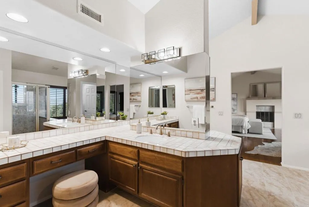 https://cdn.realtyfeed.com/cdn/127/306663505/af051ea737d0b0314cdbc74071dc782b.webp