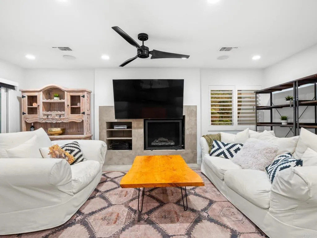 https://cdn.realtyfeed.com/cdn/127/306663542/9067161ebc42639da40600f26b02fe4c.webp