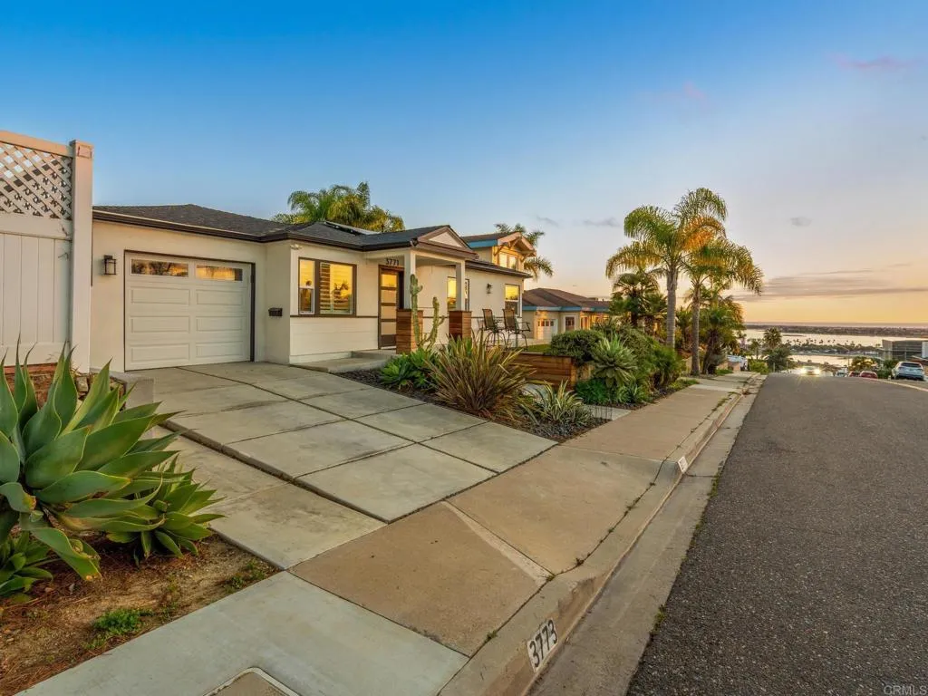 https://cdn.realtyfeed.com/cdn/127/306663542/a461a353c3215c9f2c42ef318c3162cf.webp
