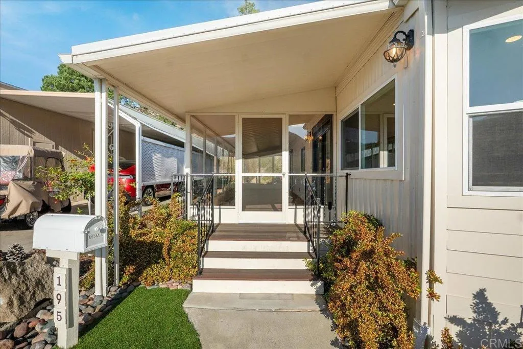 https://cdn.realtyfeed.com/cdn/127/306663578/190bb94cfceda03ab54ded7de54882e8.webp