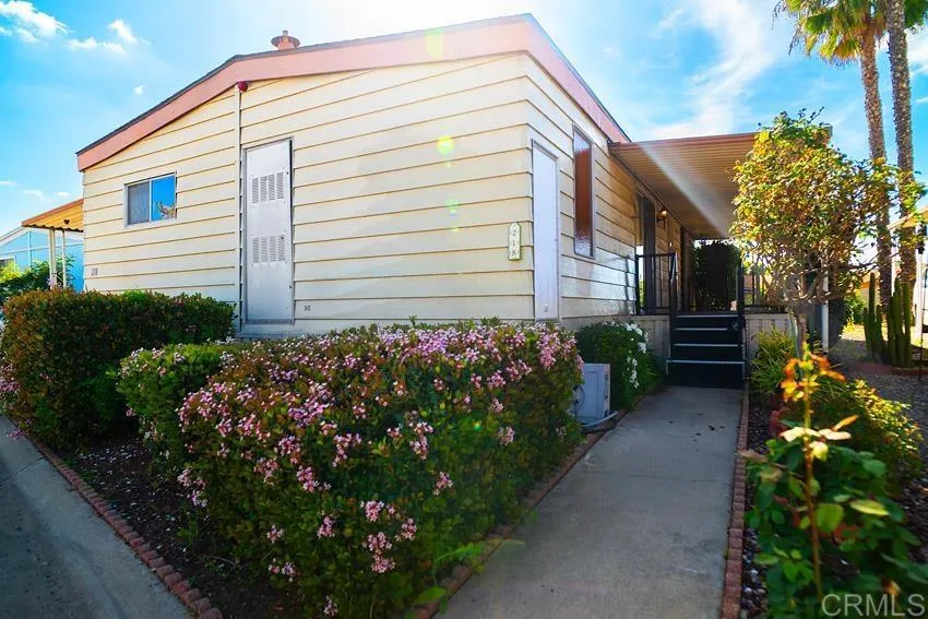 https://cdn.realtyfeed.com/cdn/127/306663644/4b8fbb1653e39268403e935b4be481f9.webp
