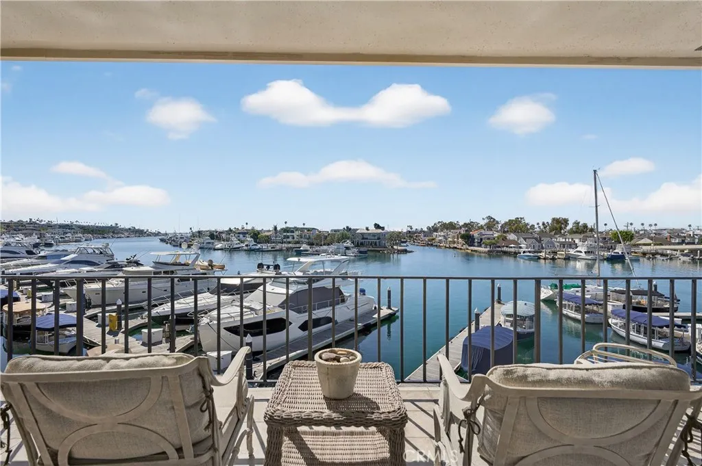 1203 Bayside