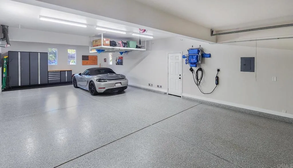 https://cdn.realtyfeed.com/cdn/127/306663652/cb3807887e5d0ae30eb6db073c0ffb2e.webp