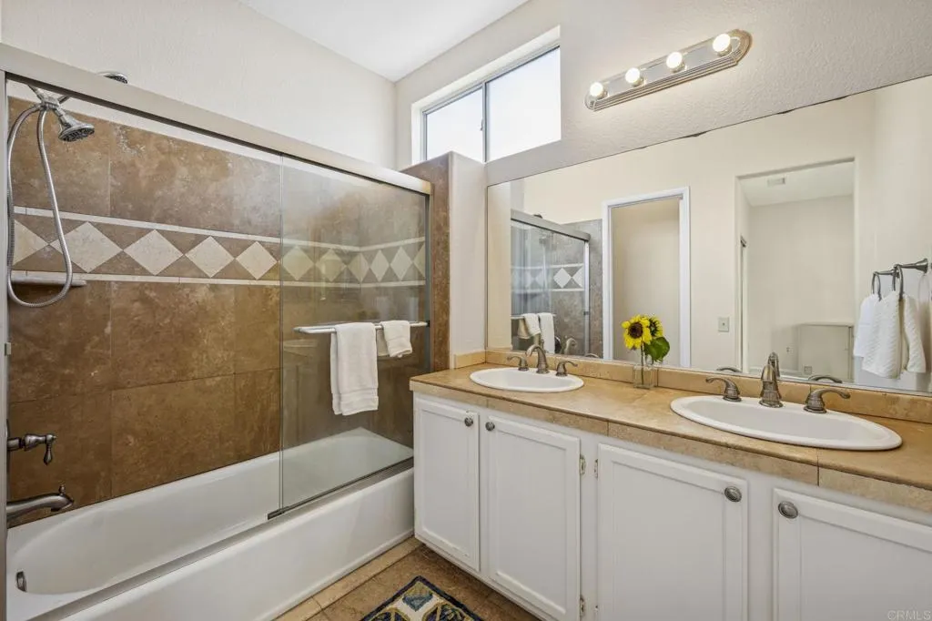 https://cdn.realtyfeed.com/cdn/127/306663654/2fc55861ad34b18e81a9613b65b874e5.webp