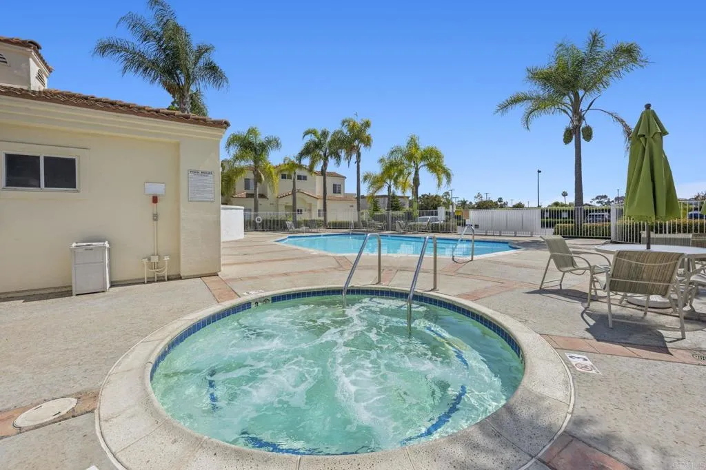 https://cdn.realtyfeed.com/cdn/127/306663654/d44f38c6f8f2164d2f4c7b40dd43a011.webp
