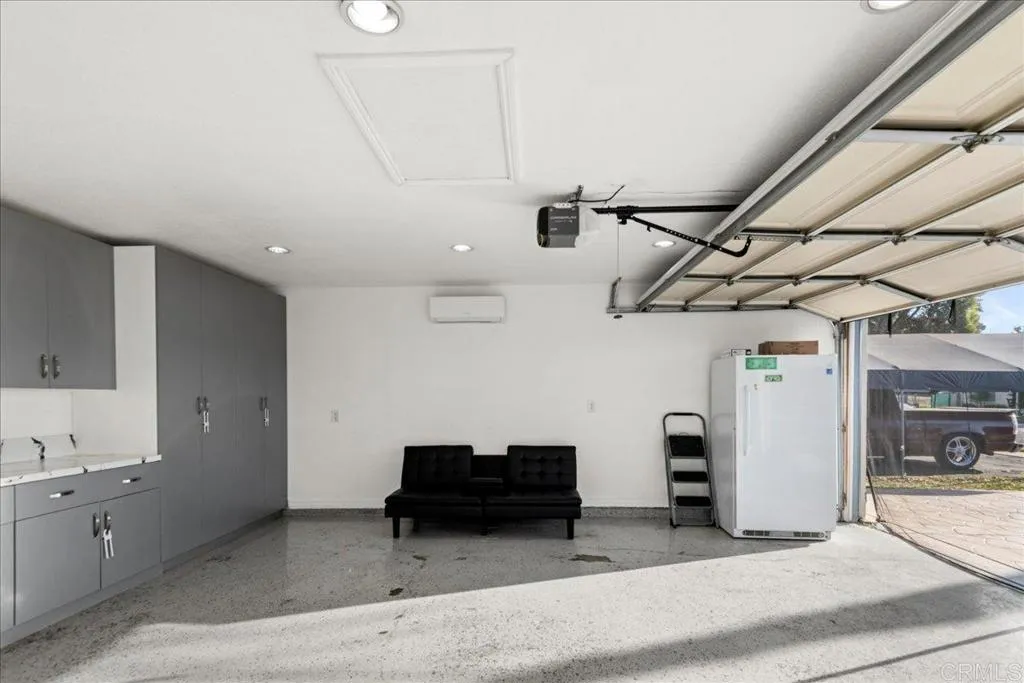 https://cdn.realtyfeed.com/cdn/127/306663655/3e2422ae8c6380c6c653eaf539673a50.webp