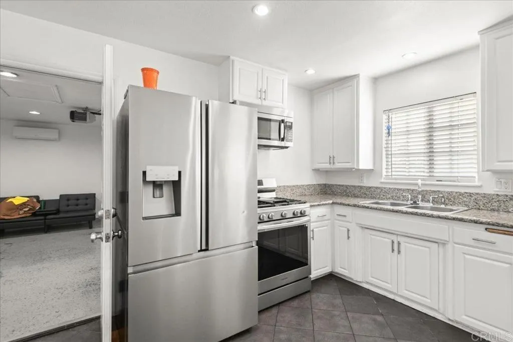 https://cdn.realtyfeed.com/cdn/127/306663655/52b4f8b9e28e3db67bffa3af9b90ba15.webp
