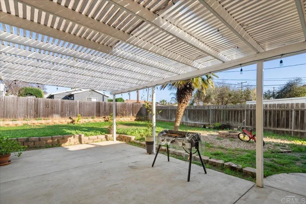 https://cdn.realtyfeed.com/cdn/127/306663655/823b13c2c57da289eeb680b37bd8e003.webp