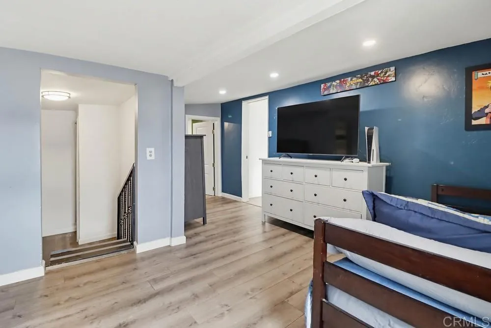 https://cdn.realtyfeed.com/cdn/127/306663763/9aa3c128d02d1e34a140bd82a5e79b7f.webp