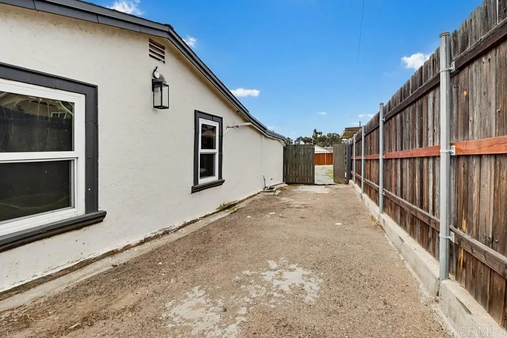 https://cdn.realtyfeed.com/cdn/127/306663763/bf180069e1ad955d6b39a06aca1621b0.webp