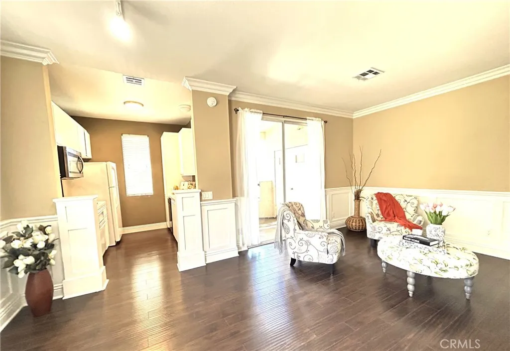 Photo #8: TR26053632 Listing: Photo #8