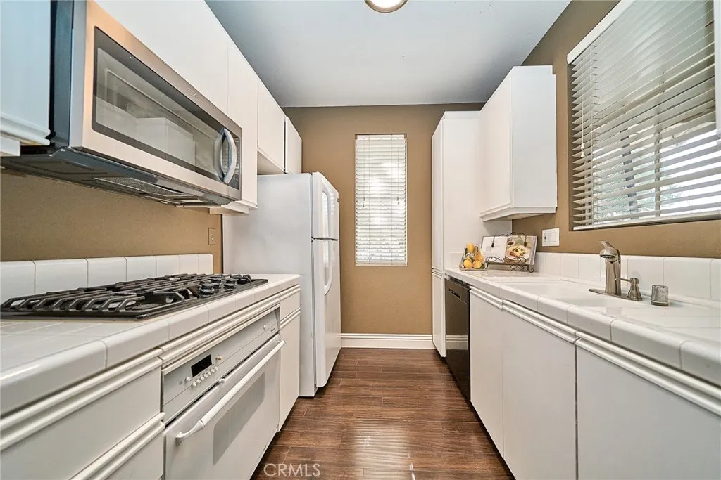 https://cdn.realtyfeed.com/cdn/127/306663797/552d2bff3bf24ca48015abdc547ef843.webp