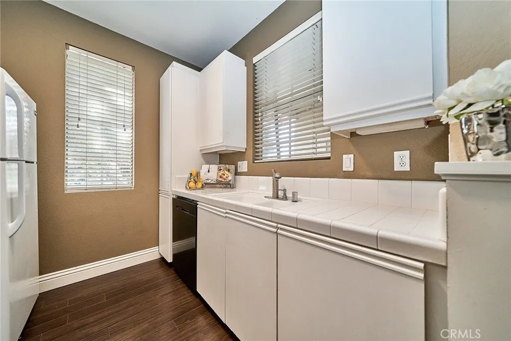https://cdn.realtyfeed.com/cdn/127/306663797/98d3542f7e195ab1e42232bbec8f0852.webp