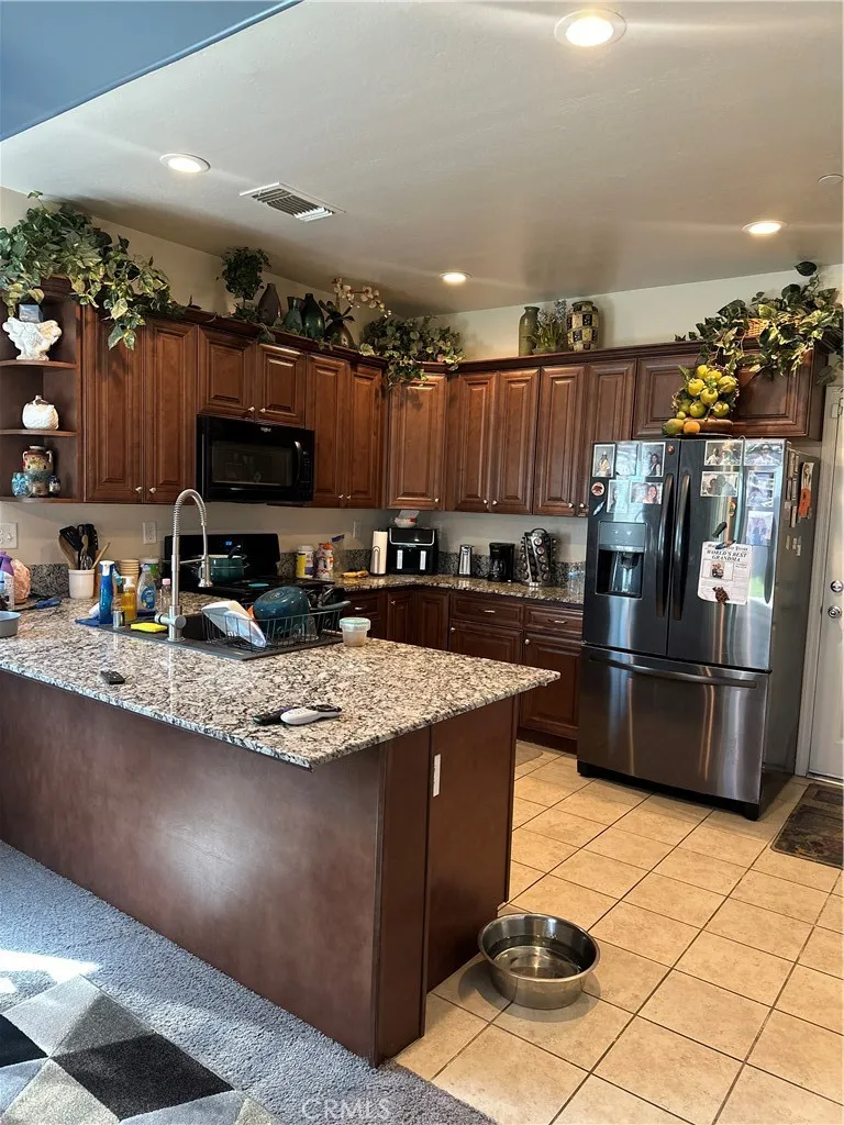 1611 Brea Street, Bakersfield, CA 93307 - Photo 5 of 23, Bakersfield, CA